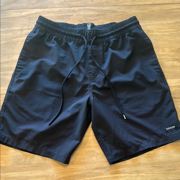 Volcom Black Swim Board Shorts - Picture 1 of 3